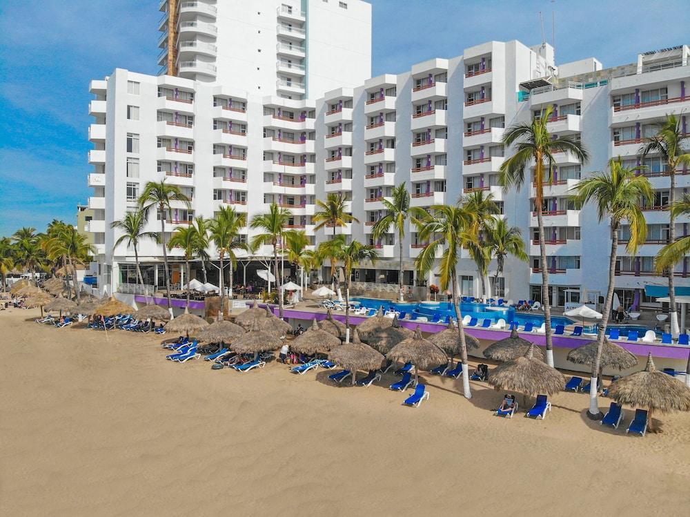 Oceano Palace Mazatlan Exterior photo