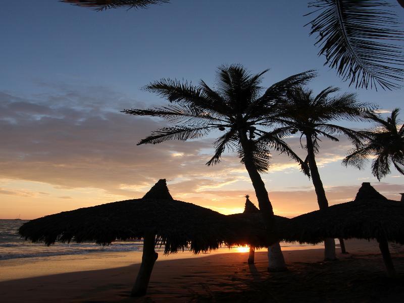 Oceano Palace Mazatlan Exterior photo